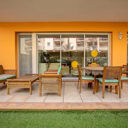 Apartment Centre