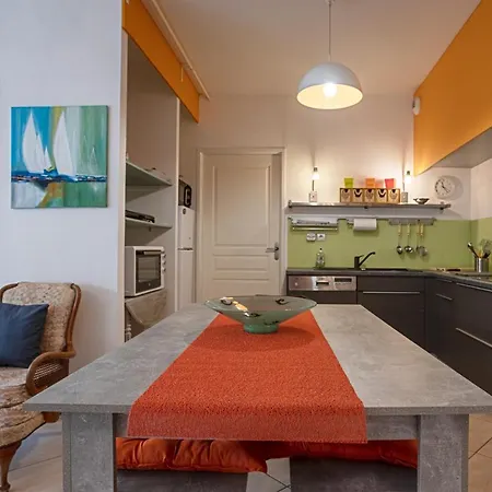 Apartment Centre