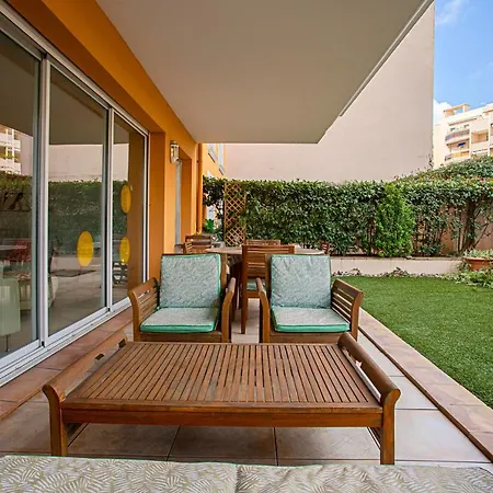 Centre Apartment *