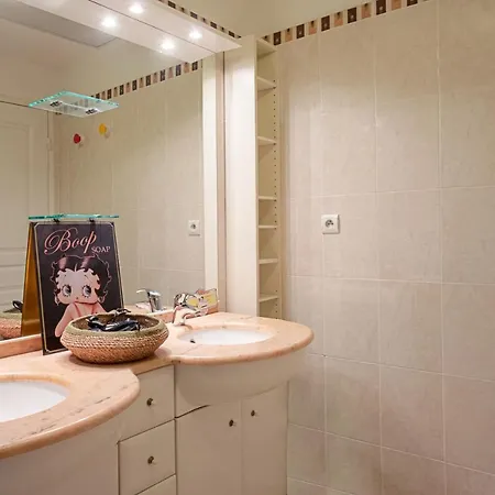 Centre Apartment *